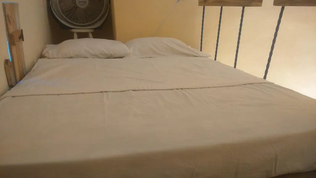 La Choza Guesthouse Santo Domingo 3*,