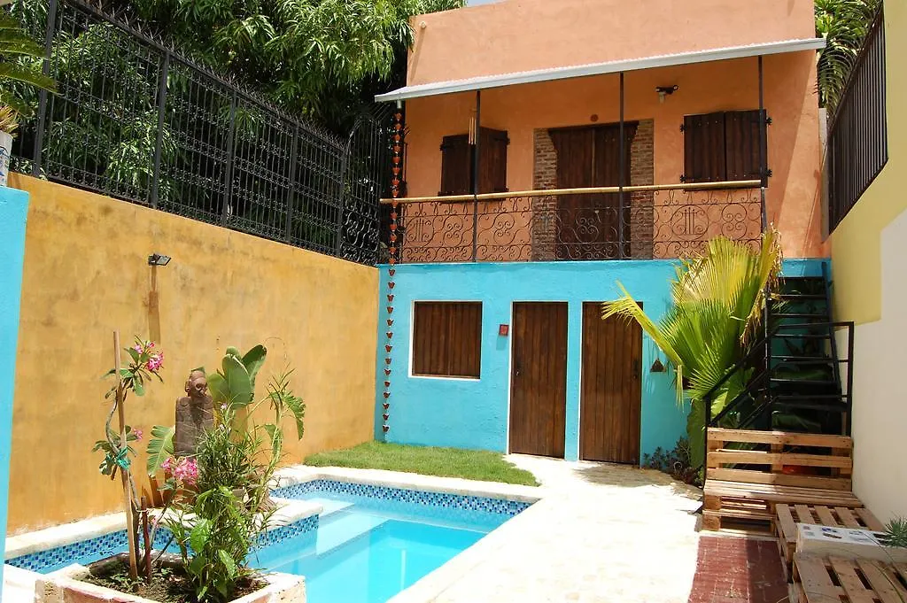 La Choza Guesthouse Santo Domingo