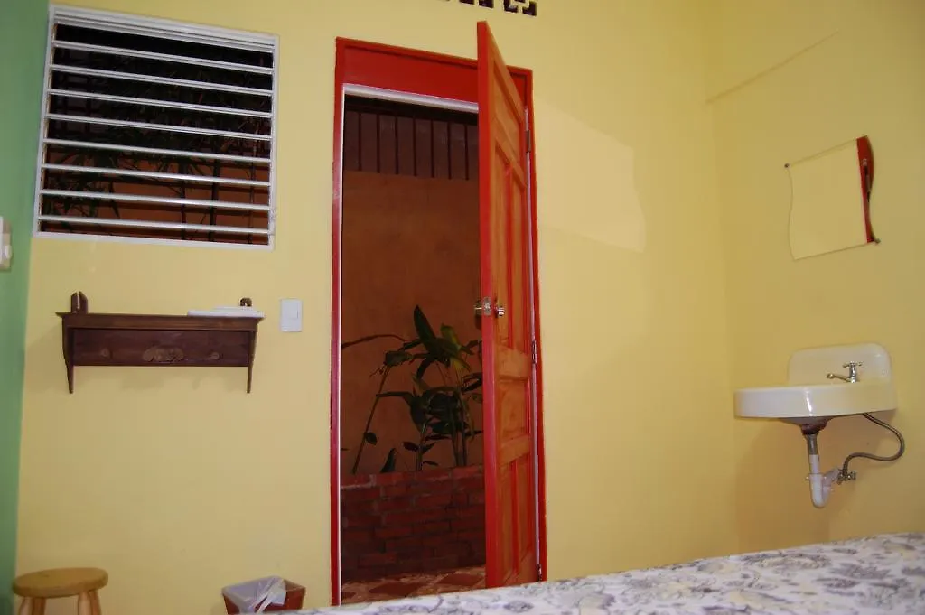La Choza Guesthouse Santo Domingo 3*,